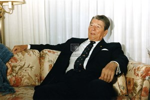 Image description is not available for 1992.178